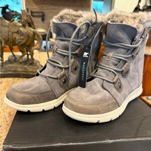 Sorel Joan Explorer NWT